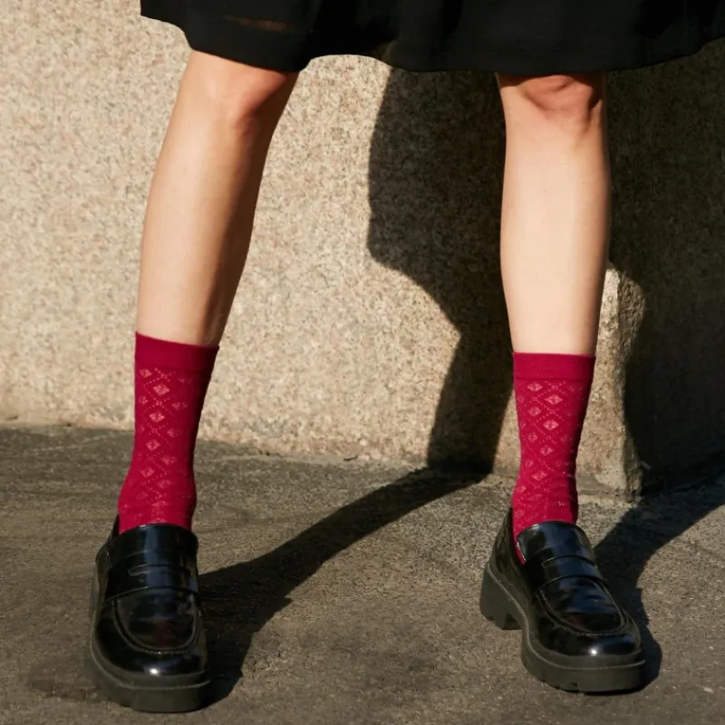 chaussettes_en_laine_avec_1.webp Femme Doré Doré Chaussettes^Chaussettes en laine avec losanges ajourés -