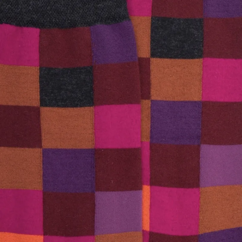 chaussettes_femme_chiqiue_1-8.webp Femme Doré Doré Chaussettes^Chaussettes femme échiqiuer en coton égyptien - Aubergine & Gris anthracite