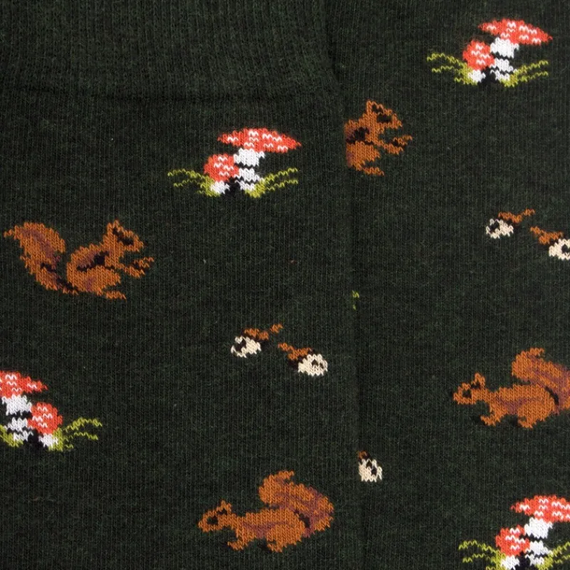 chaussettes_homme_en_coto_1-29.webp Homme Doré Doré Chaussettes^Chaussettes homme en coton avec motif d'écureuil et de champignons - Vert thym
