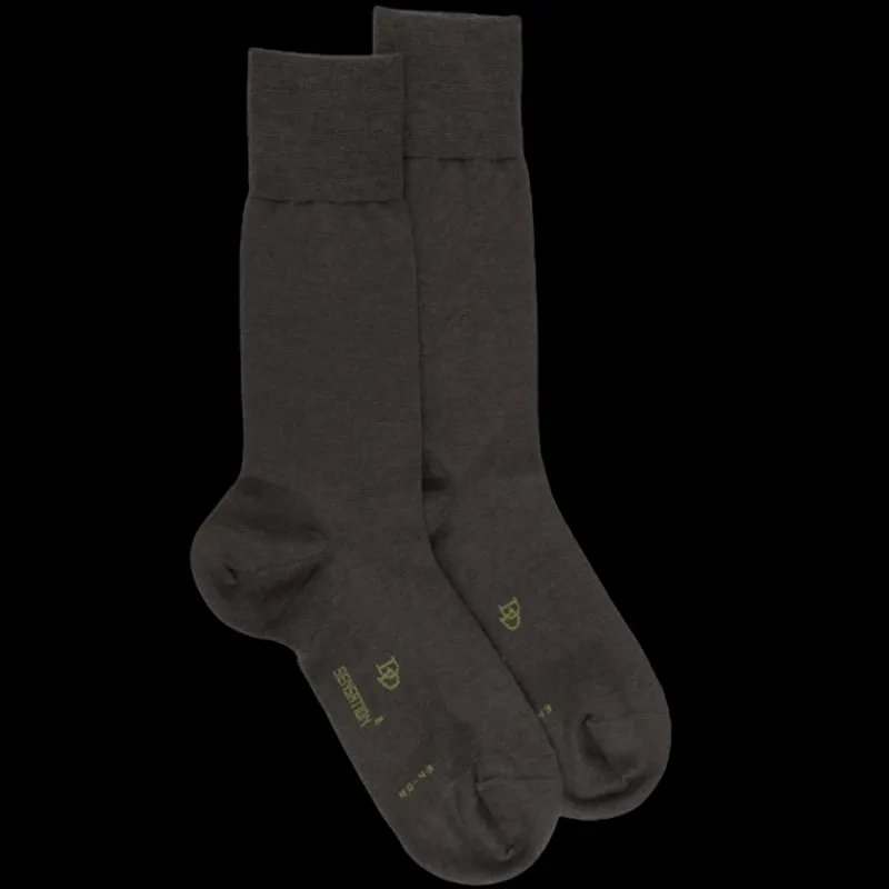 chaussettes_homme_sensati_0.webp Homme Doré Doré Chaussettes^Chaussettes homme Sensation en laine mérinos & Coton égyptien - Marron foncé